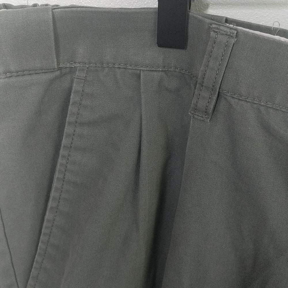 Croft and Barrow 42 Grey/Green Shorts - Picture 7 of 9